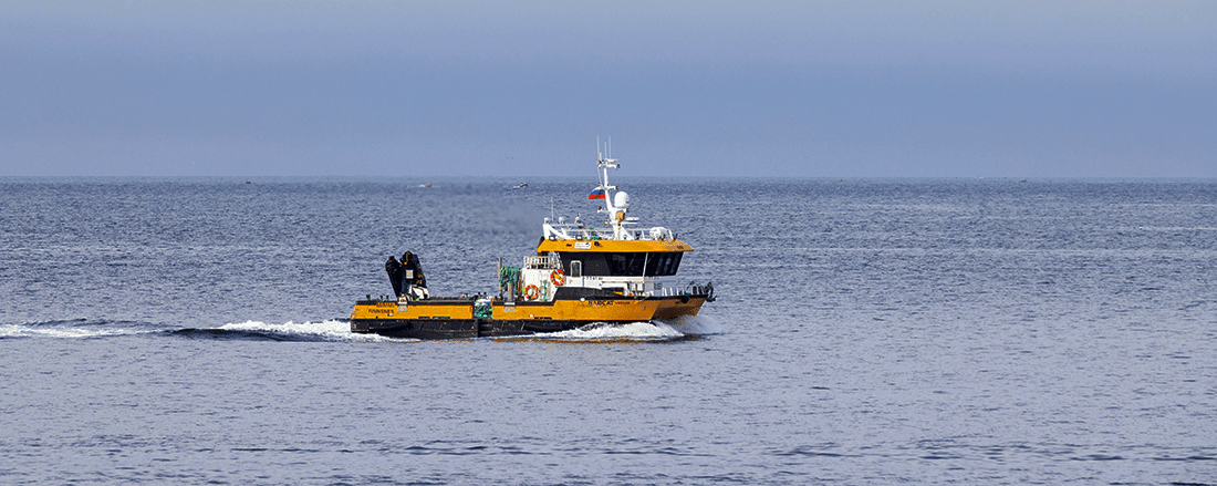 Корабль в море